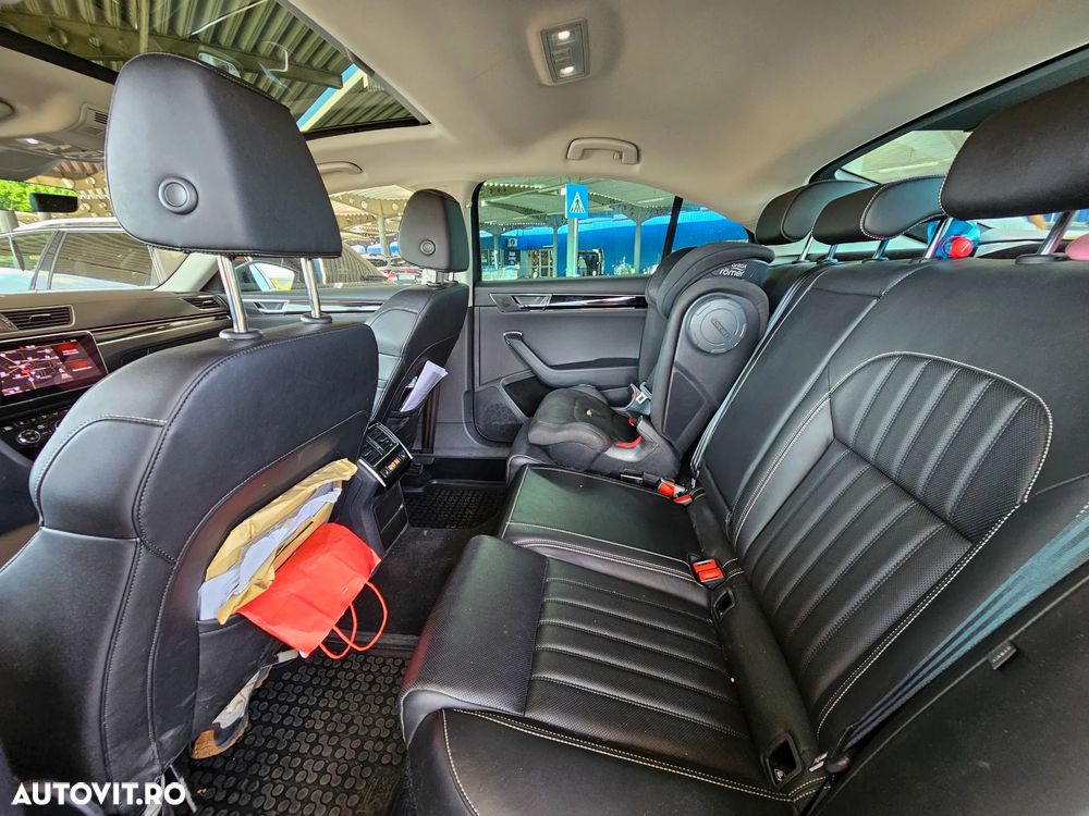Skoda Superb 2.0 TDI 4x4 DSG Premium Edition - 16