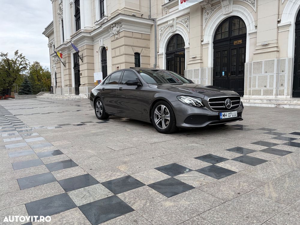 Mercedes-Benz E 220 d 4Matic T 9G-TRONIC - 3