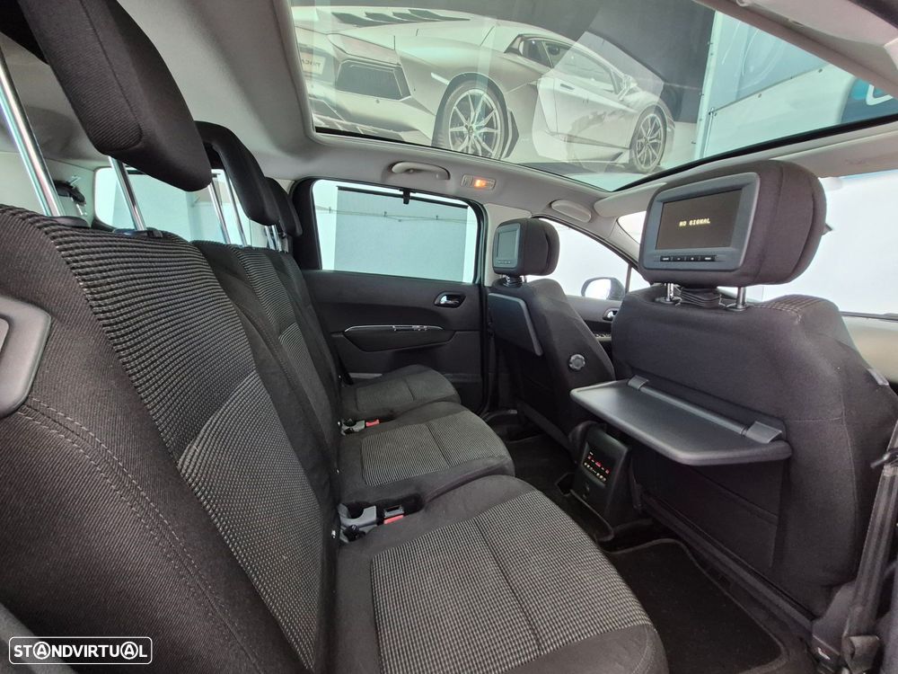 Peugeot 5008 1.6 HDi Executive JLL17 - 23