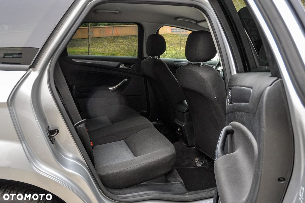 Ford Mondeo SW 2.0 TDCi Trend - 11