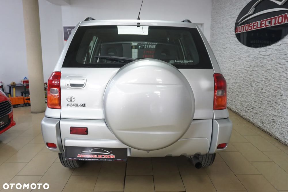 Toyota RAV4 D-4D 4x4 - 5