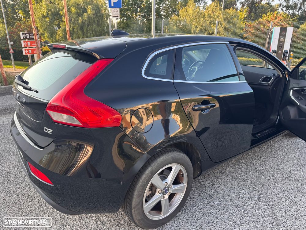 Volvo V40 2.0 D2 Momentum Geartronic - 14