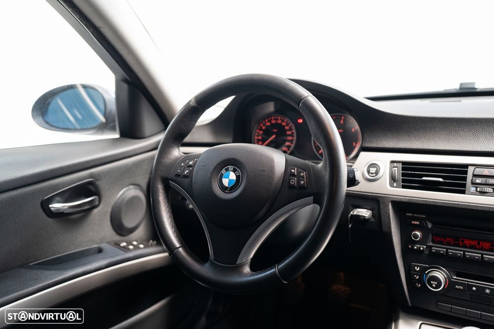 BMW 318 d Sport - 22