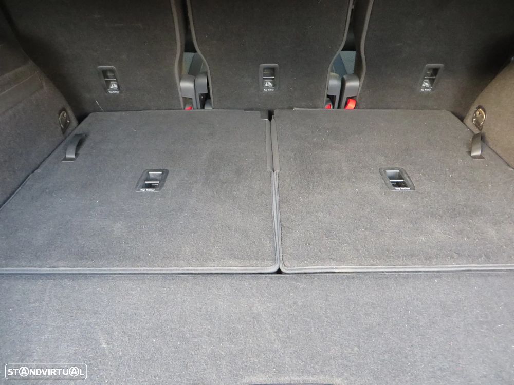 VW Touran 1.6 TDI Confortline DSG - 17