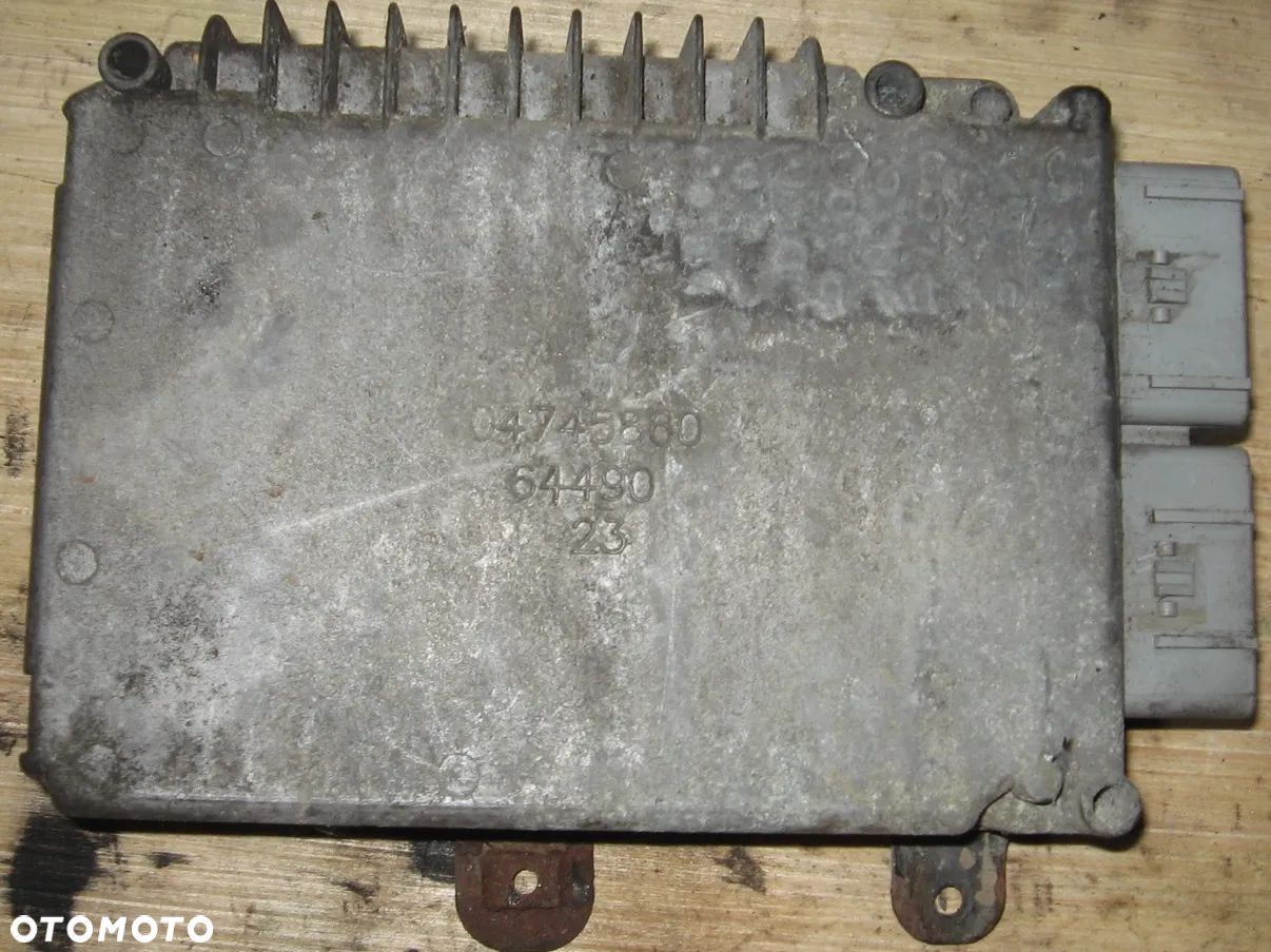 sterownik silnika VOYAGER 3.3 v6 04727423AF CHRYSLER - 1