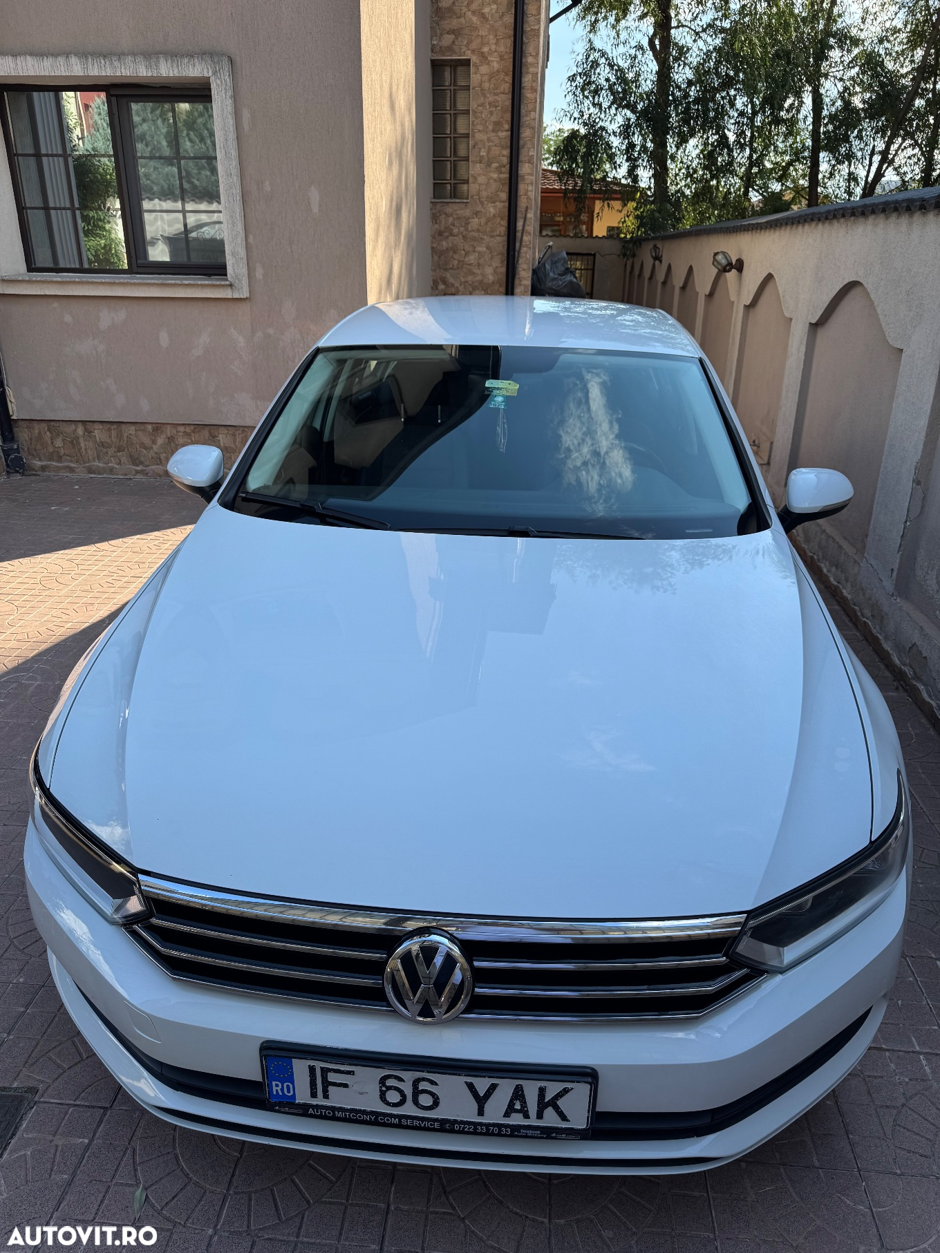 Volkswagen Passat - 2