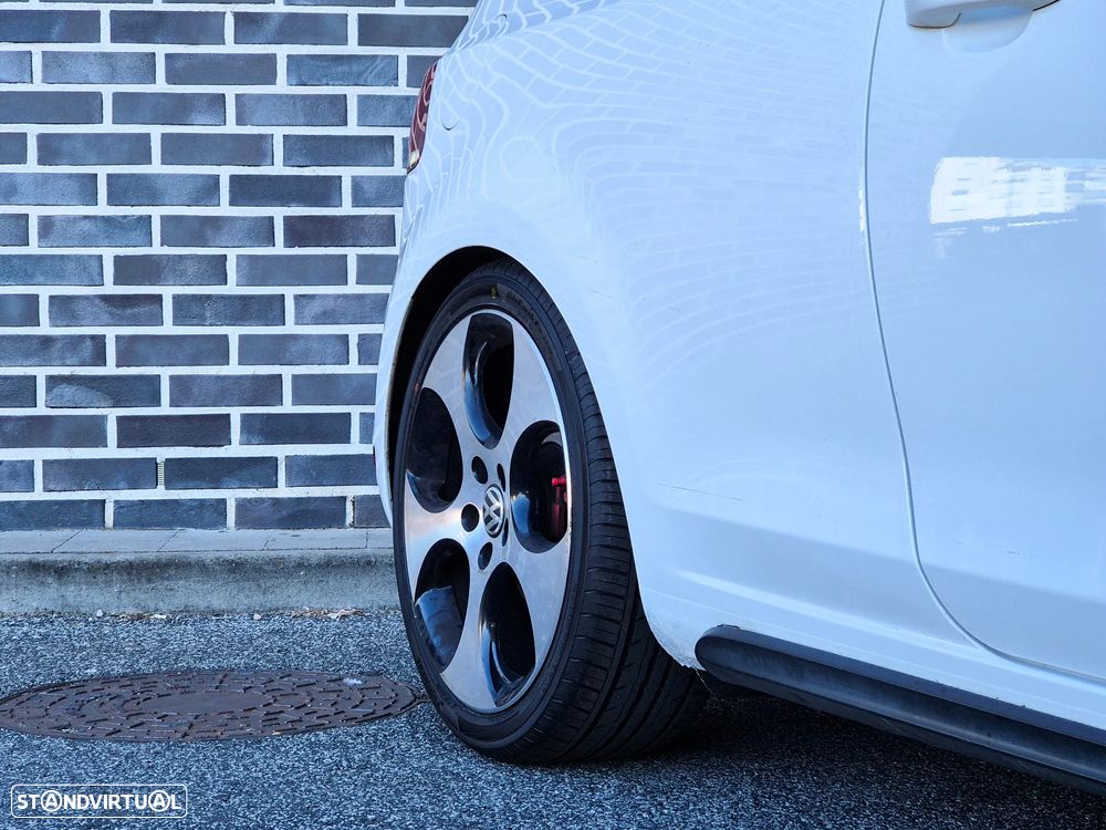 VW Golf 2.0 GTI DSG - 20