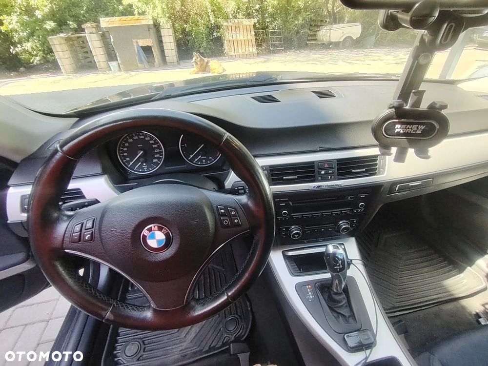 BMW Seria 3 320d xDrive M Sport Edition - 10