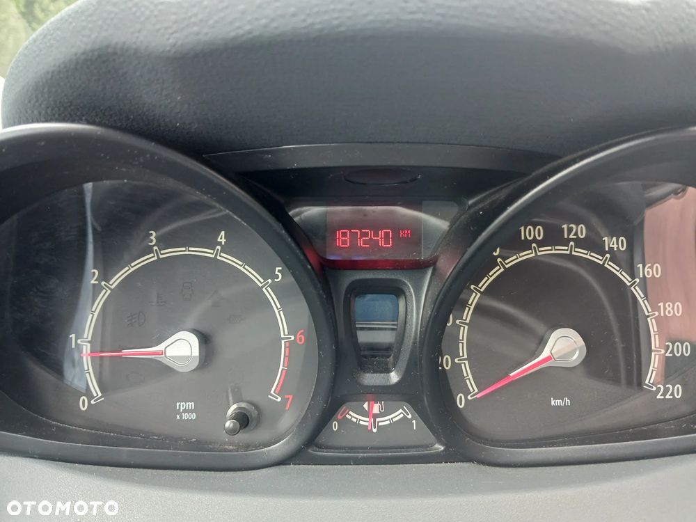 Ford Fiesta 1.25 Titanium - 13