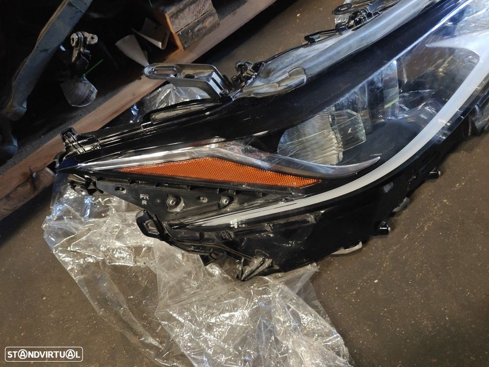 Farol Frente Esquerdo / Otica Esquerda Lexus Es (_Z10_, _A10_, _H10_) - 2