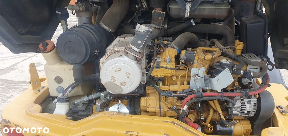 Caterpillar 906M - 10