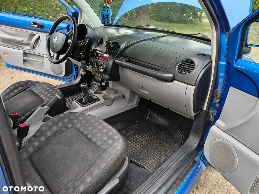 Volkswagen New Beetle - 8