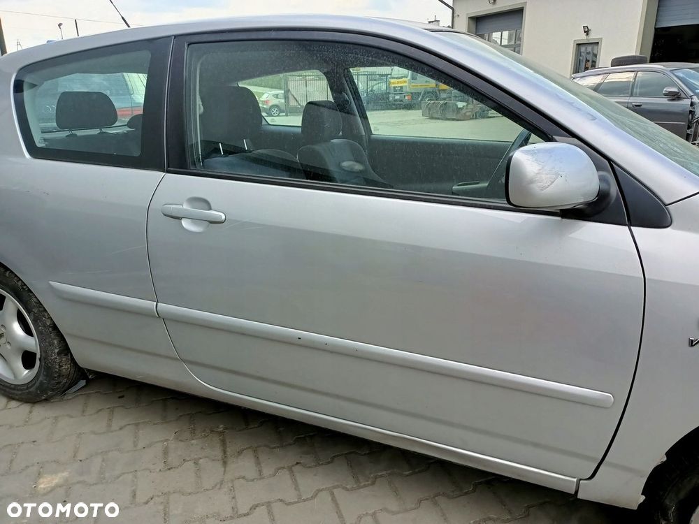 DRZWI PRAWY PRZÓD TOYOTA COROLLA E12 3D 199 - 3