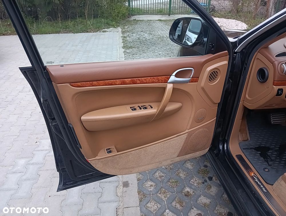 Porsche Cayenne - 13