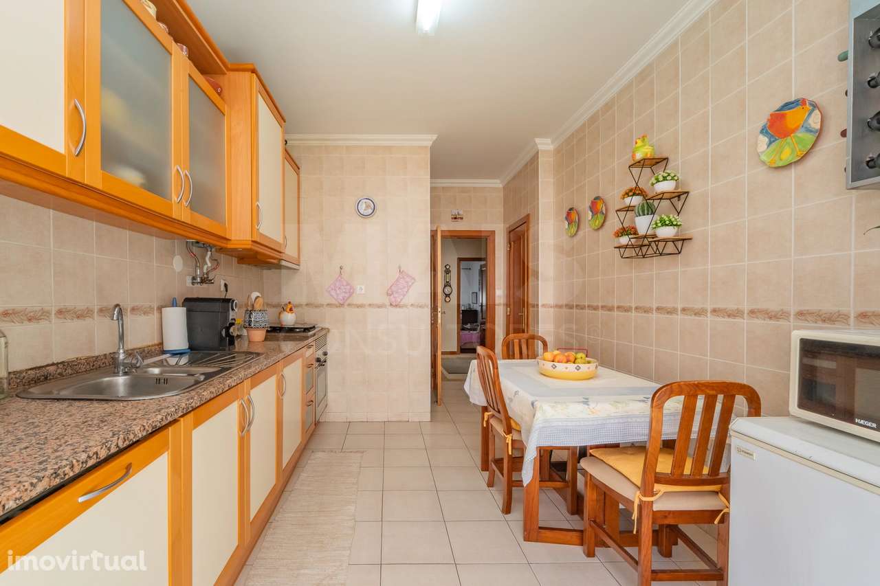 Viva com Espaço e Conforto T3 com Suíte e parqueamento em Samora Co... - Grande imagem: 4/28