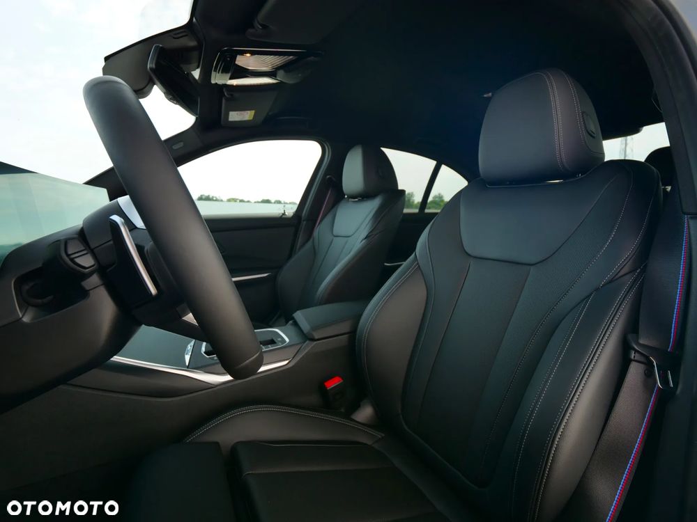 BMW Seria 3 330i xDrive M Sport sport - 30