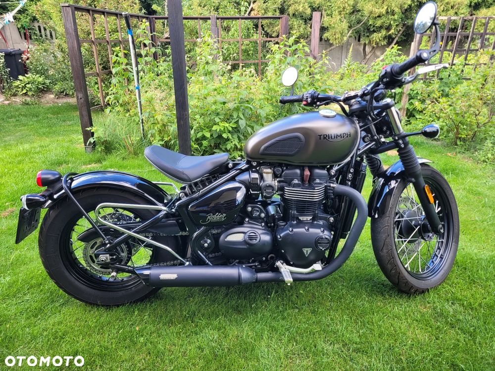 Triumph Bonneville Bobber - 4