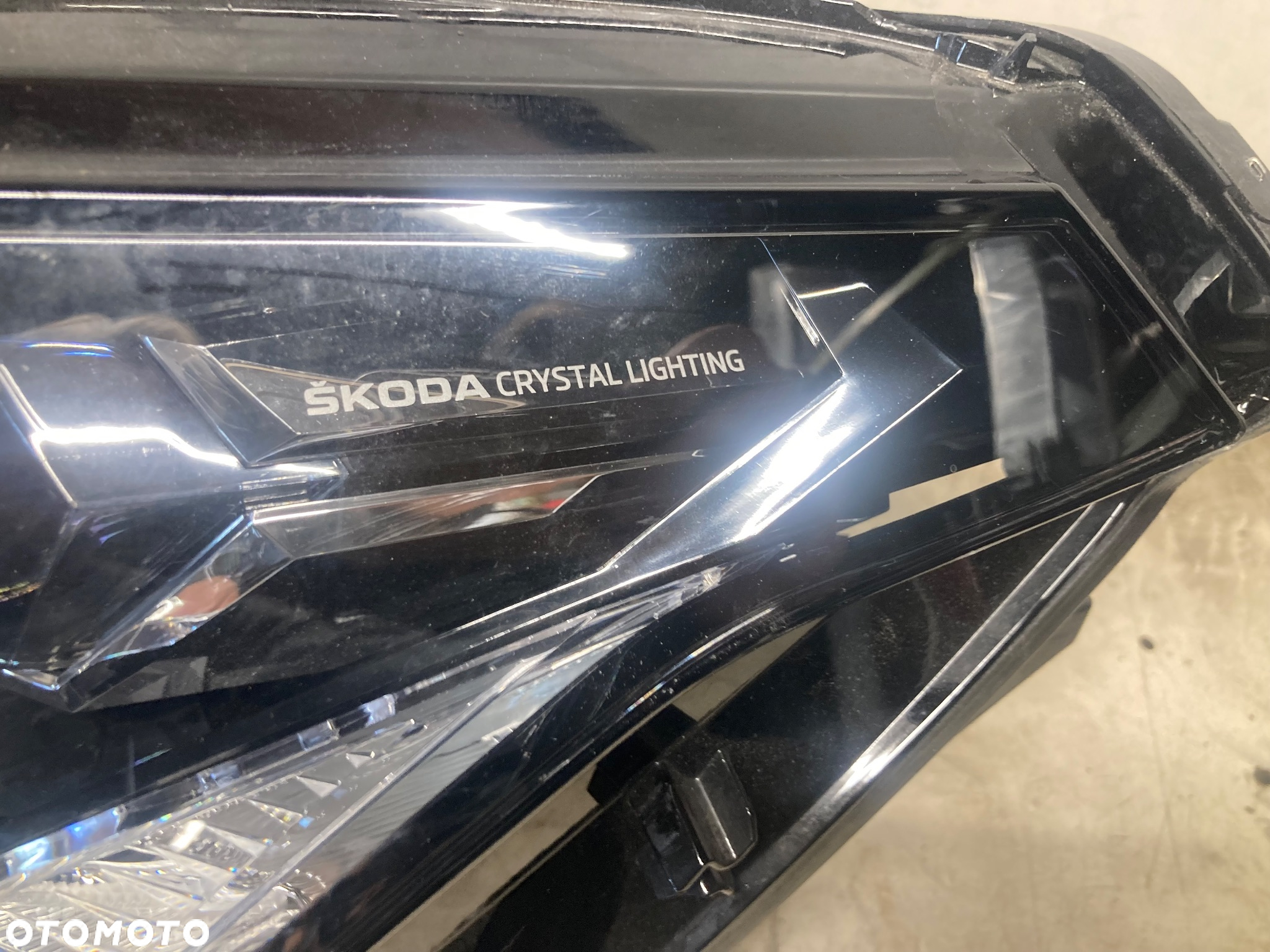 SKODA ENYAQ 5LB LAMPA LEWA FULL LED CRYSTAL - 2