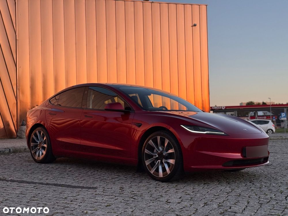 Tesla Model 3 - 10