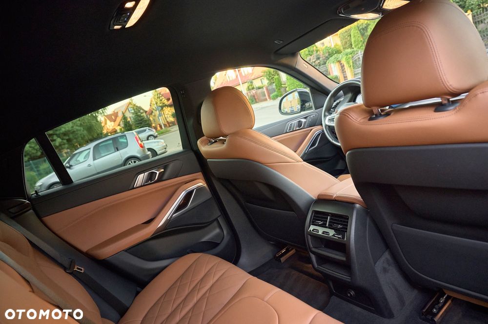 BMW X6 xDrive40d mHEV - 27