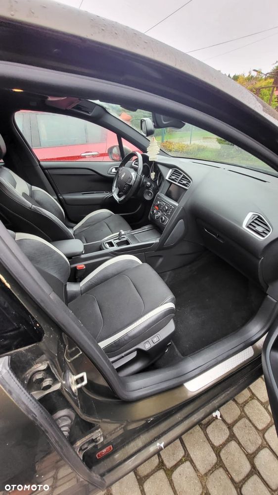 Citroën DS4 1.6 e-HDi SoChic MCP - 13