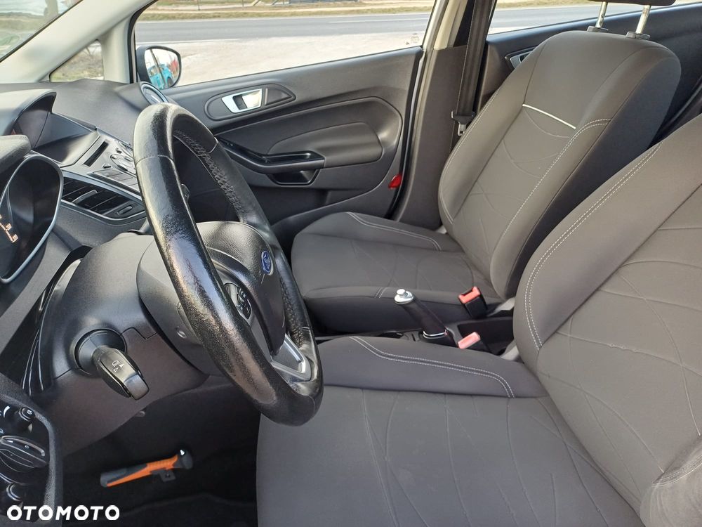 Ford Fiesta - 12
