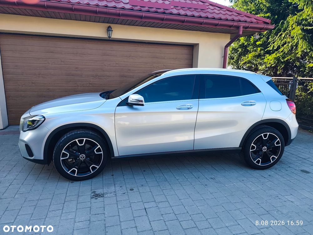 Mercedes-Benz GLA 250 7G-DCT - 10