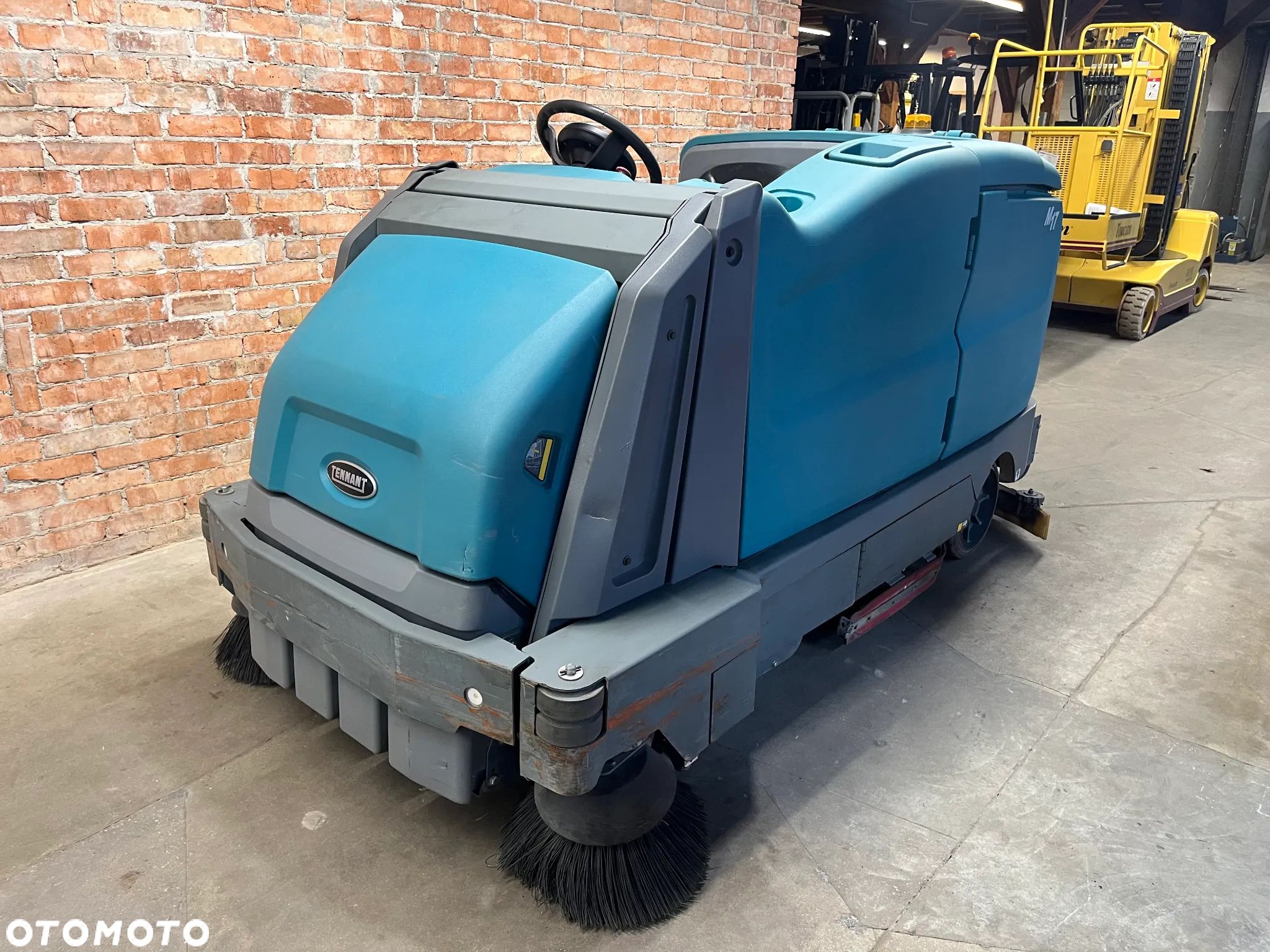 Inny TENNANT M17 - 1