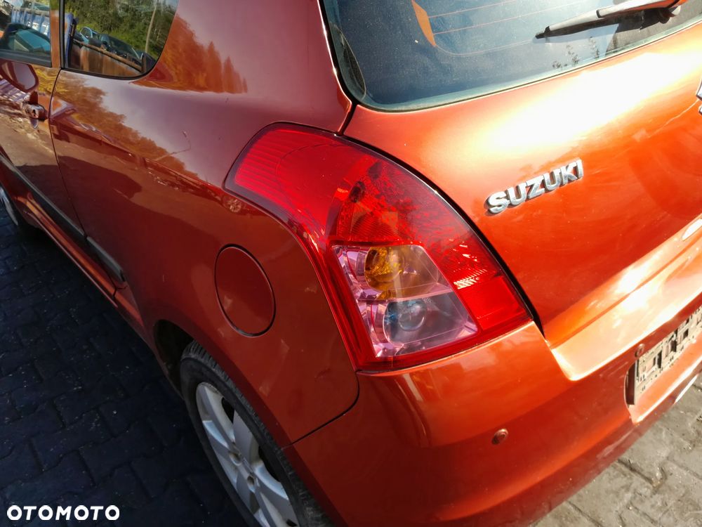 Lampa tylna lewa SUZUKI Swift IV lift 07-10r. Europa - 2