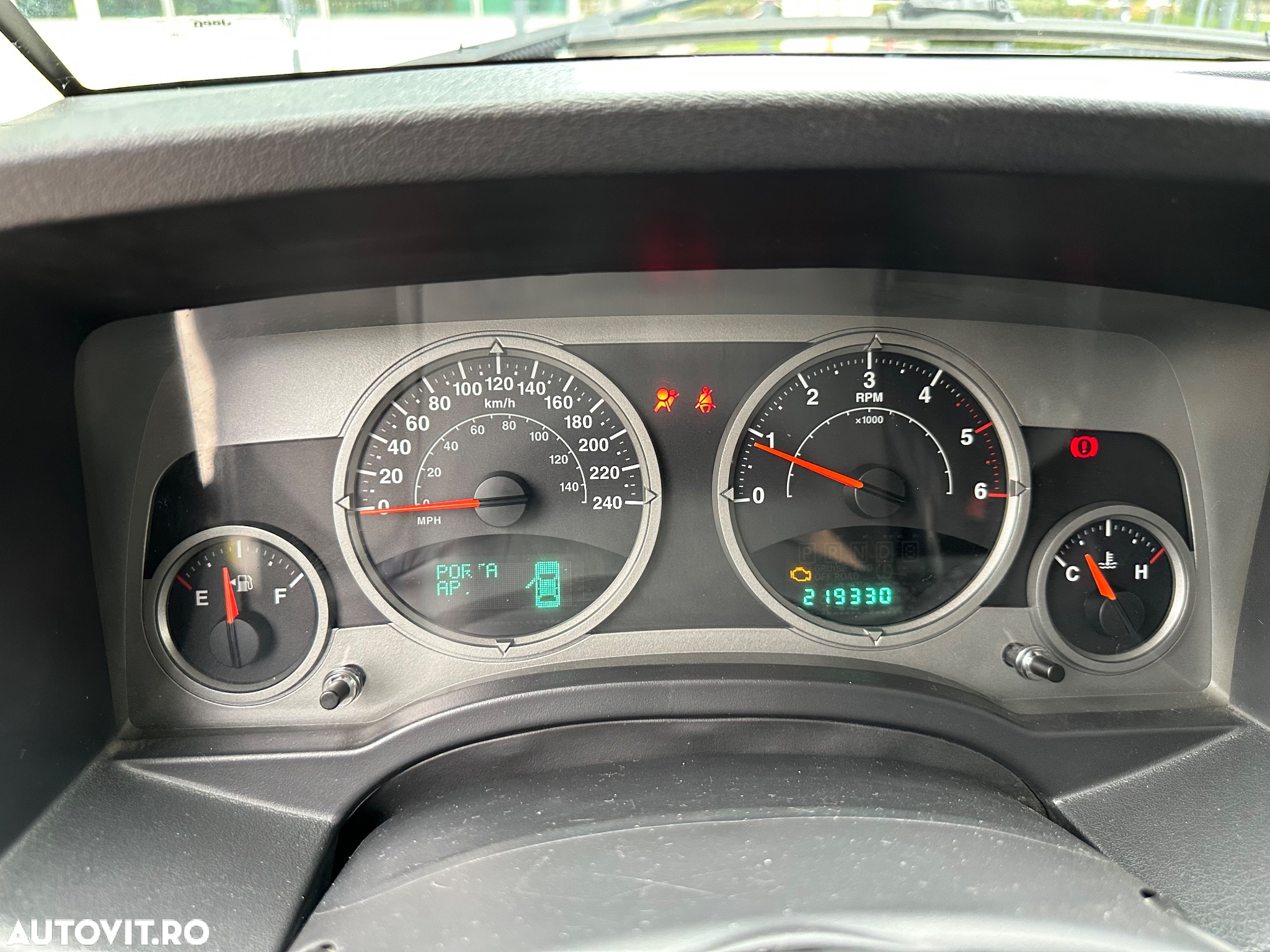 Jeep Compass - 31