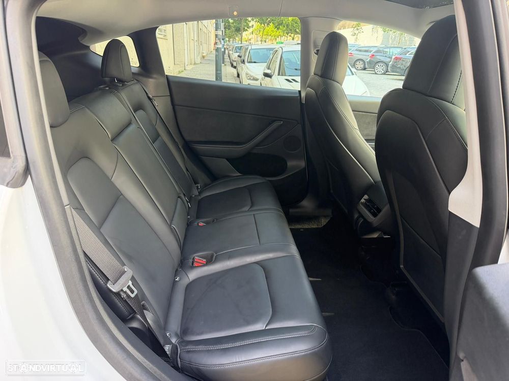 Tesla Model Y Long Range Dual Motor AWD - 21