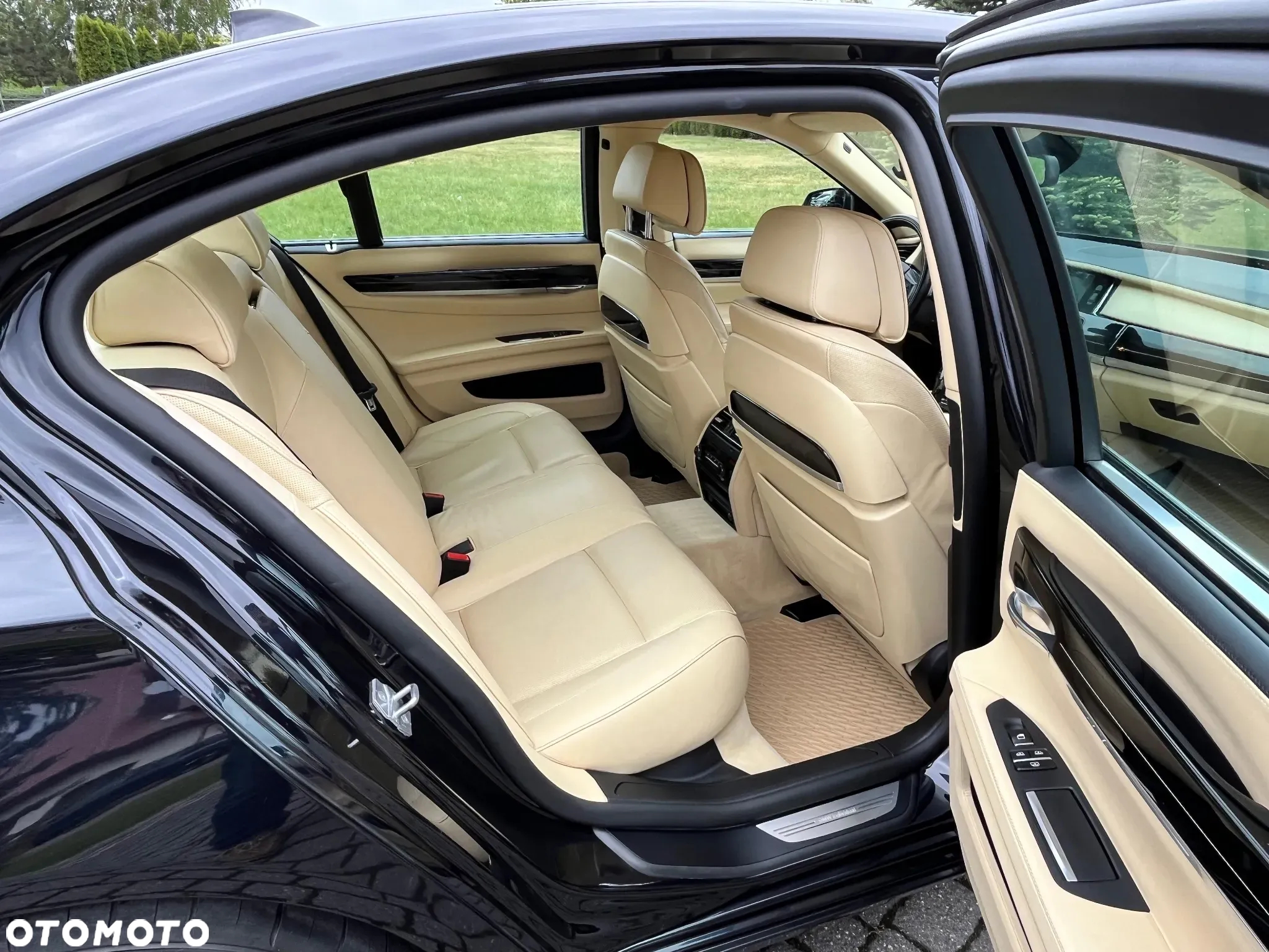 BMW Seria 7 - 21