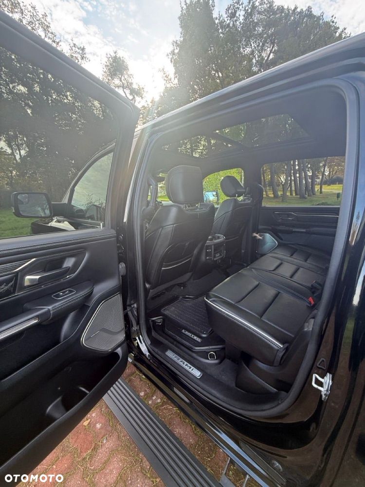 RAM 1500 5.7 Crew Cab Shortbed Limited Black - 30