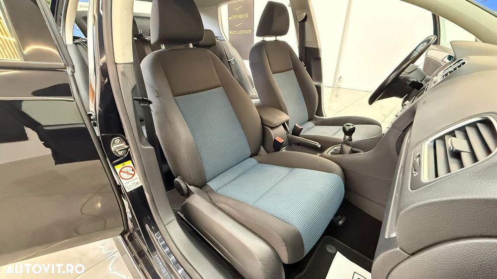 Volkswagen Golf - 21