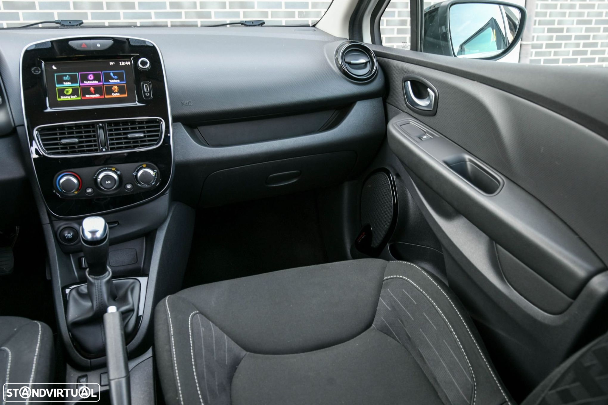 Renault Clio 0.9 TCe Limited - 16