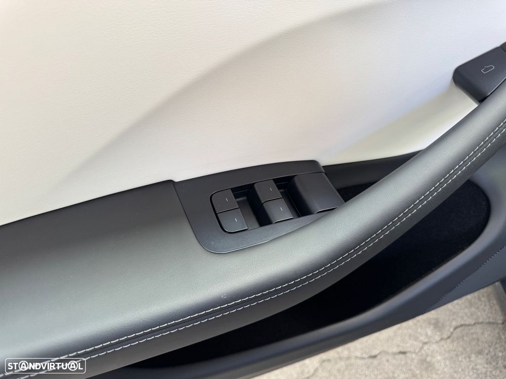Tesla Model 3 Tração Traseira Premium - 16
