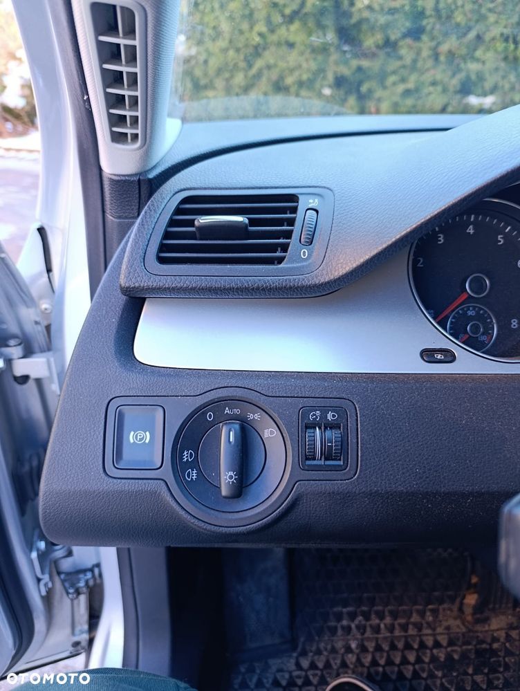 Volkswagen Passat - 21