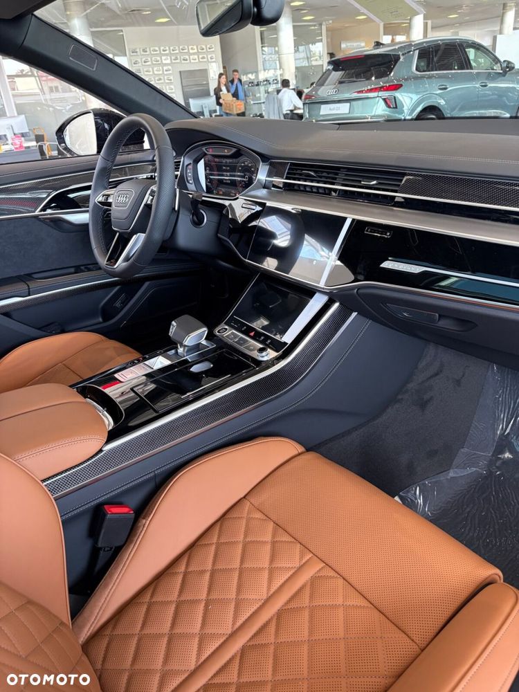 Audi A8 - 24