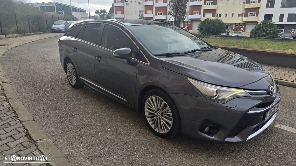 Toyota Avensis SW 2.0 D-4D Luxury+GPS - 2