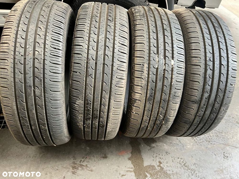 Opona letnia Goodyear Efficientgrip SUV 225/55R19 99 V