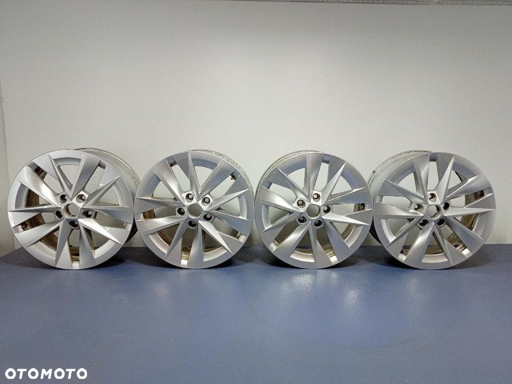 SKODA OCTAVIA IV ALUFELGI OEM 7JX17 ET46 5X112 5E3601025E 4 SZT - 1