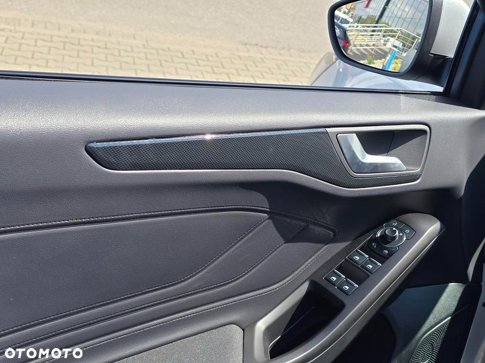 Ford Focus 1.0 EcoBoost mHEV ST-Line X - 11