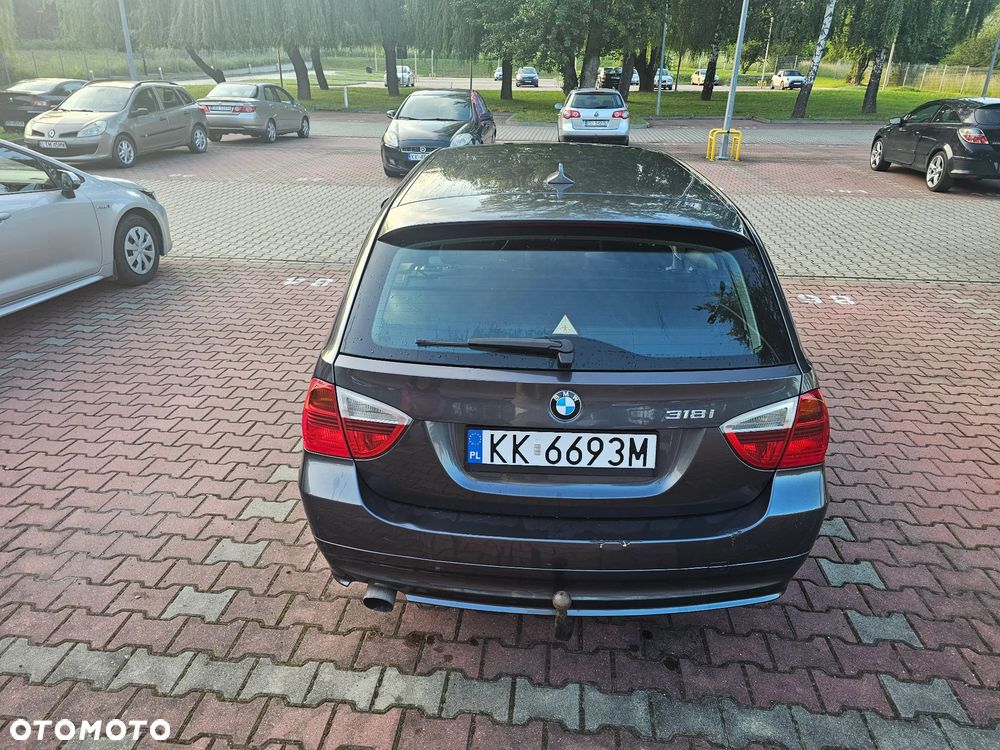 BMW Seria 3 318i - 3