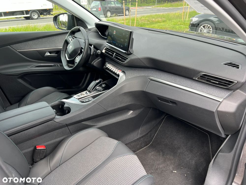 Peugeot 3008 1.5 BlueHDi Allure Pack S&S EAT8 - 21