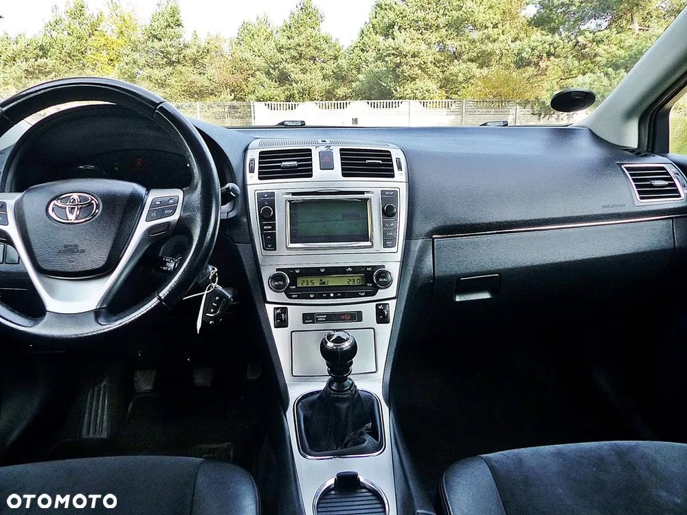 Toyota Avensis 1.8 Premium - 36