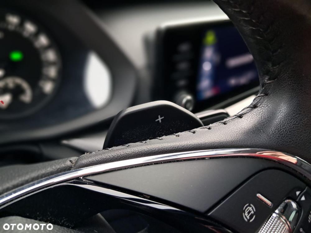 Skoda Octavia 2.0 TDI Ambition DSG - 22