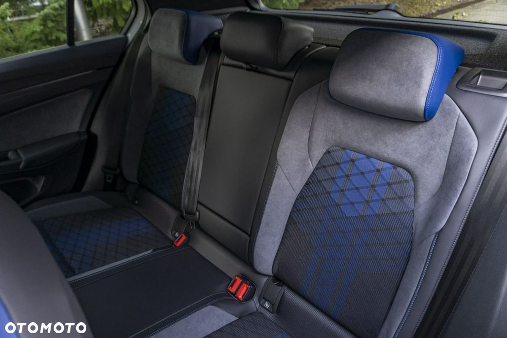 Volkswagen Golf - 20