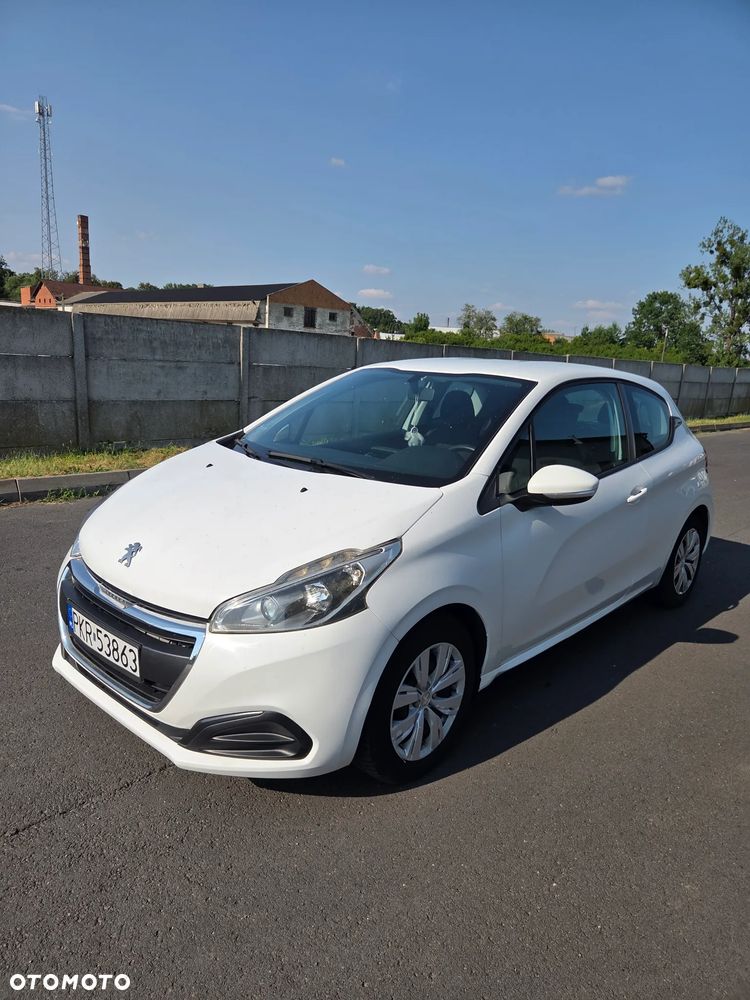 Peugeot 208 - 1