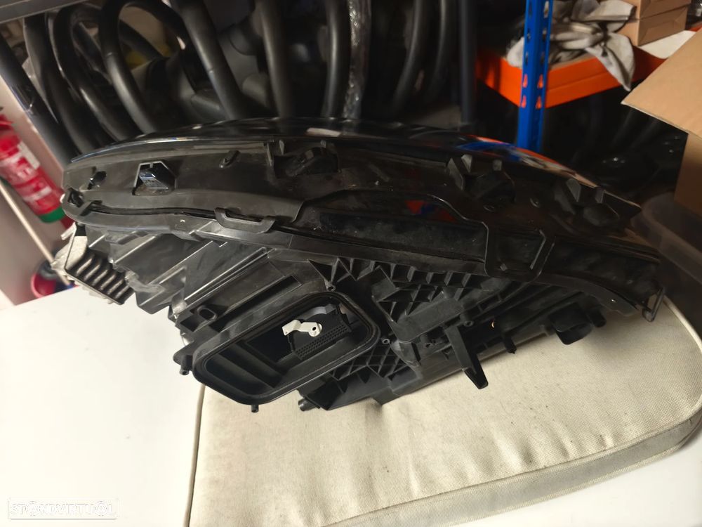 Farol direito led performance EQA EQB W243 - 8