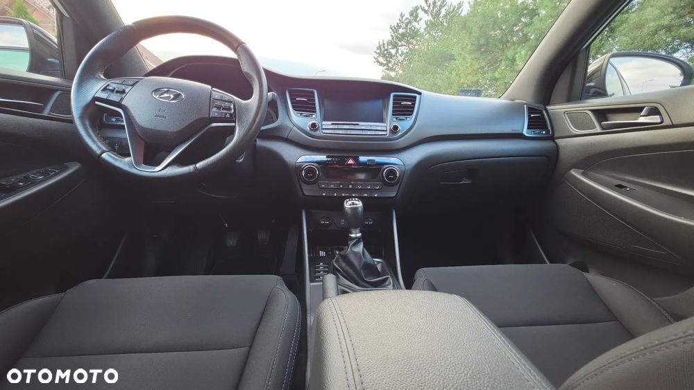 Hyundai Tucson 1.6 GDI BlueDrive GO 2WD - 38